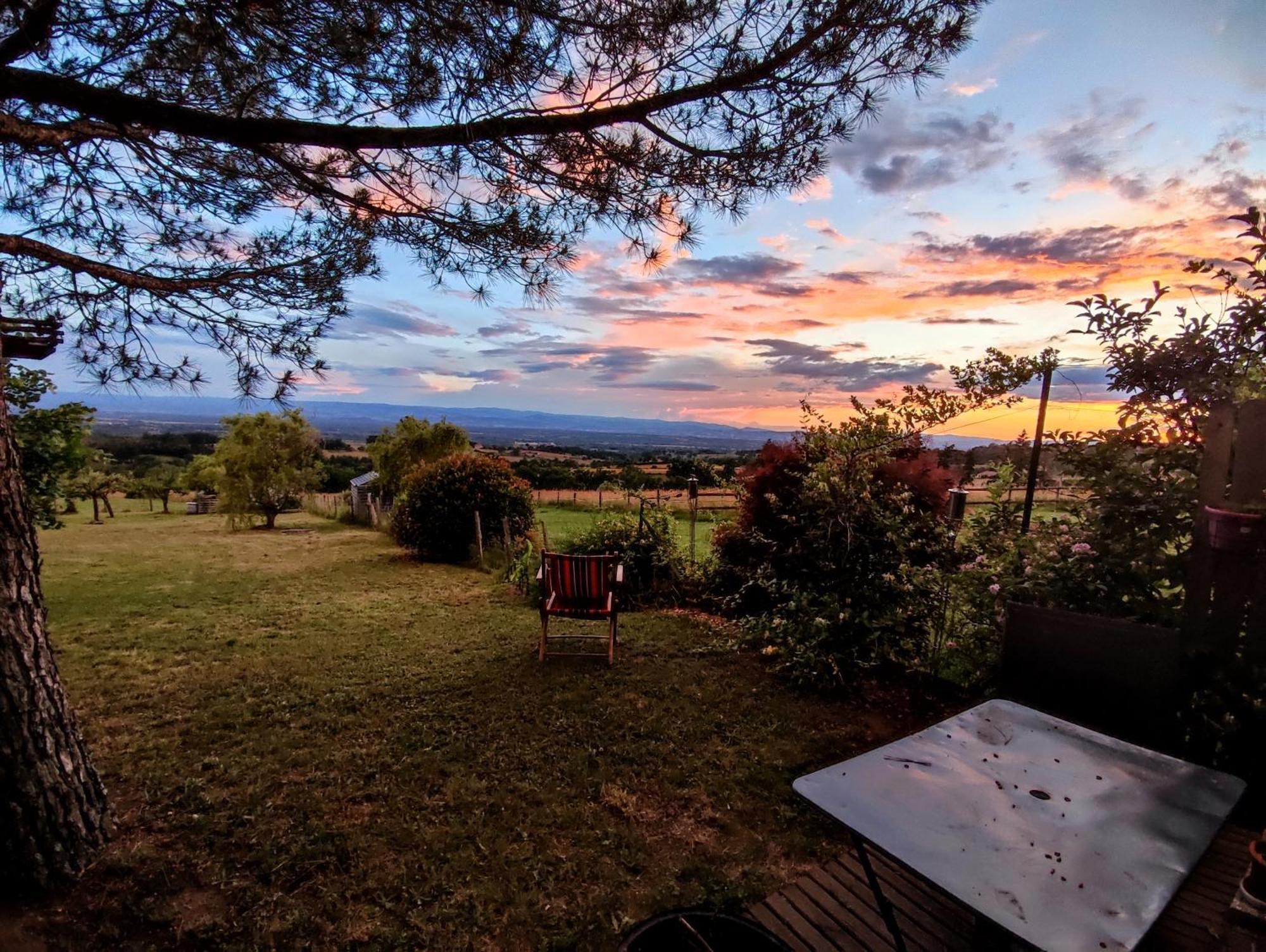 Maison De Campagne Vue Panoramique Rozier-en-Donzy Luaran gambar